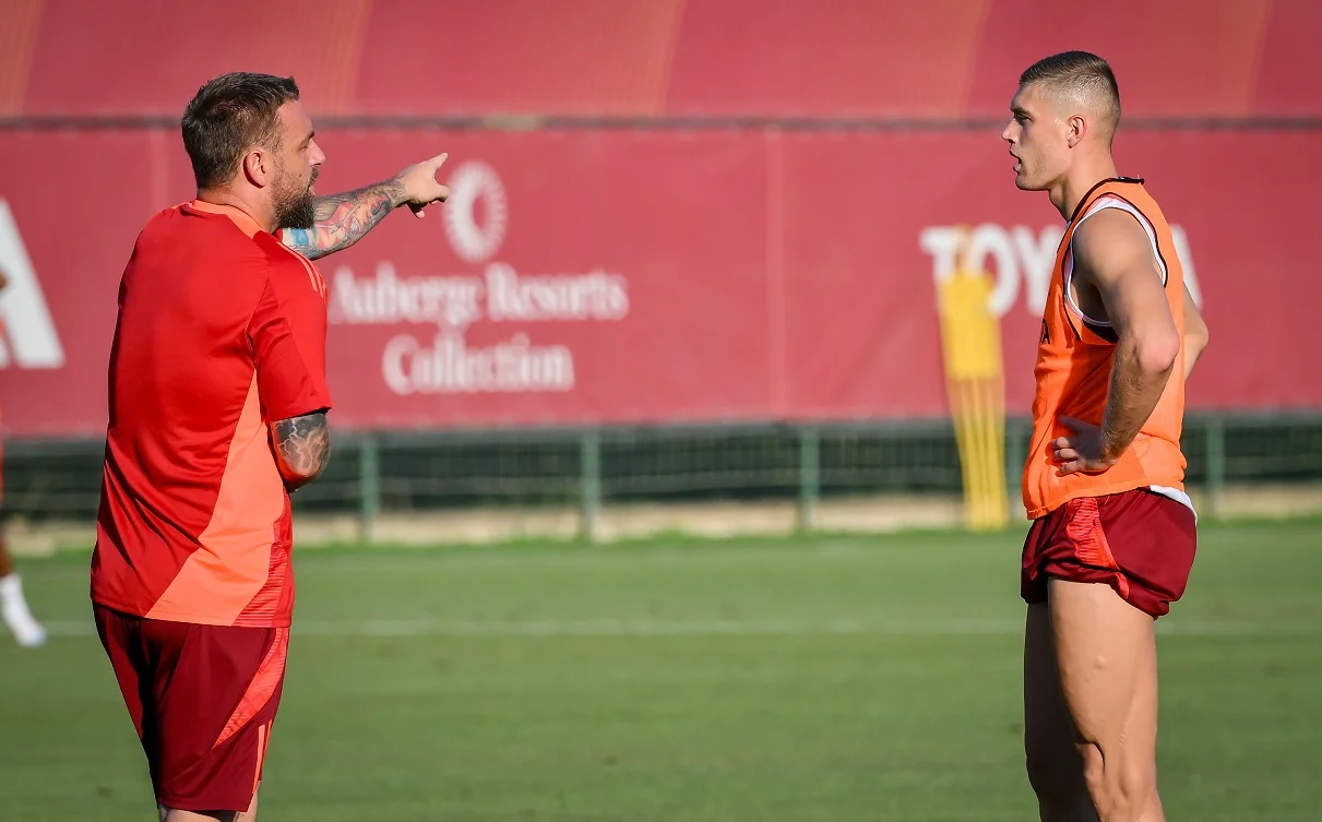 Де Россі та Довбик / Photo by Fabio Rossi/AS Roma via Getty Images