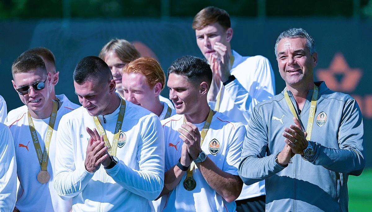 Пушіч і його команда дочекалися золотих медалей / Фото ФК Шахтар