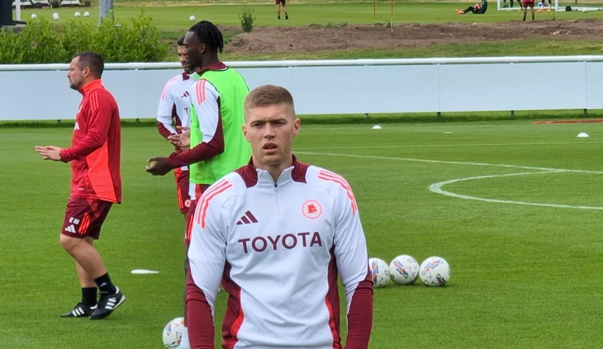 Артем Довбик / La Roma 24