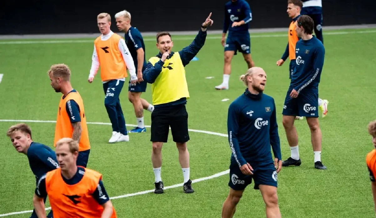 Марко Білий (зі свистком) / Фото надане героєм матеріалу