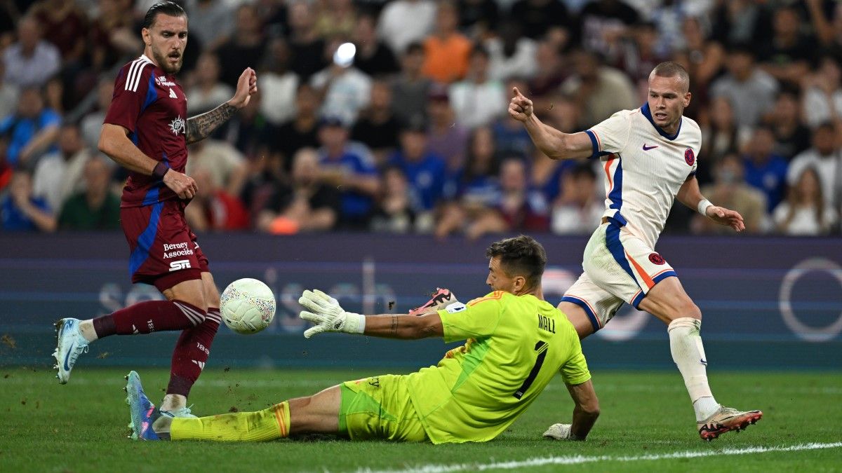 Михаил Мудрик против Серветта / Photo by Darren Walsh/Chelsea FC via Getty Images