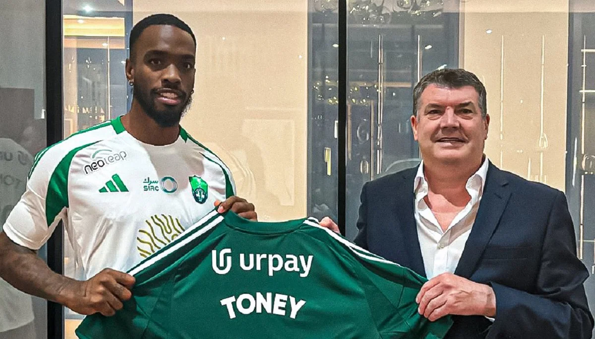 Айвен Тоуни (слева) / Аль-Ахли