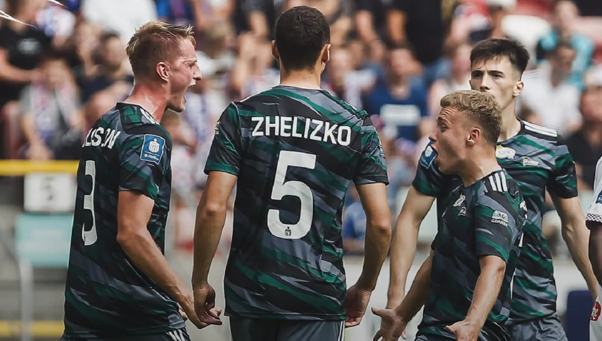 Антон Царенко (справа) / ФК Лехия