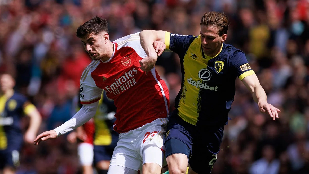 Илья Забарный в матче против Арсенала / Photo by Marc Atkins/Getty Images