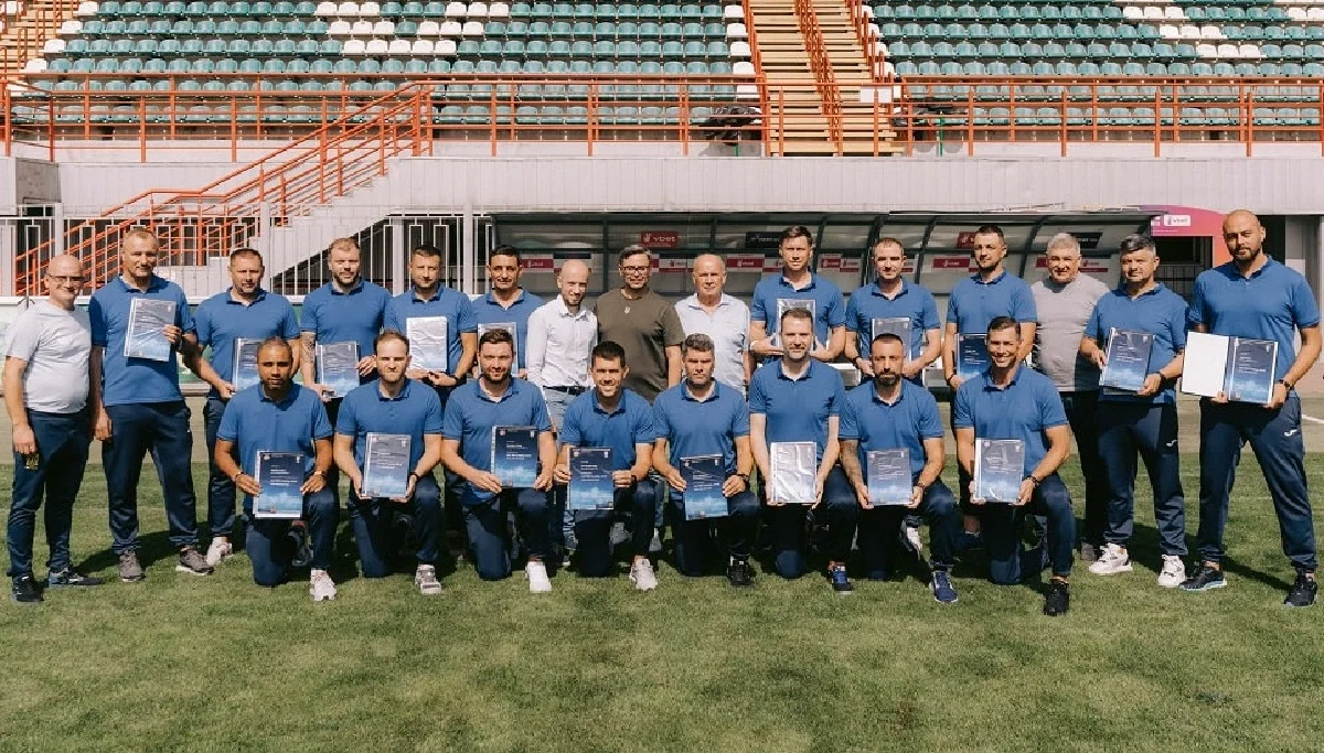 Свіжоспецені володарі PRO-дипломів УЄФА / Фото А. Ющака