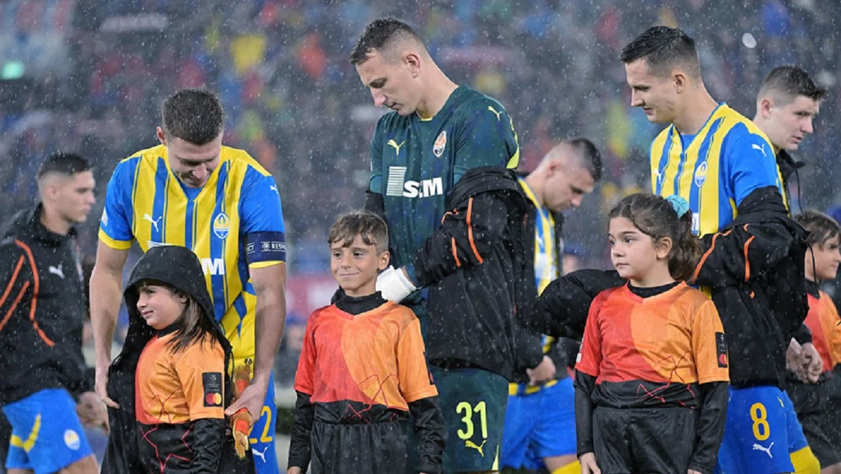 Дмитро Різник (в центрі) / ФК Шахтар