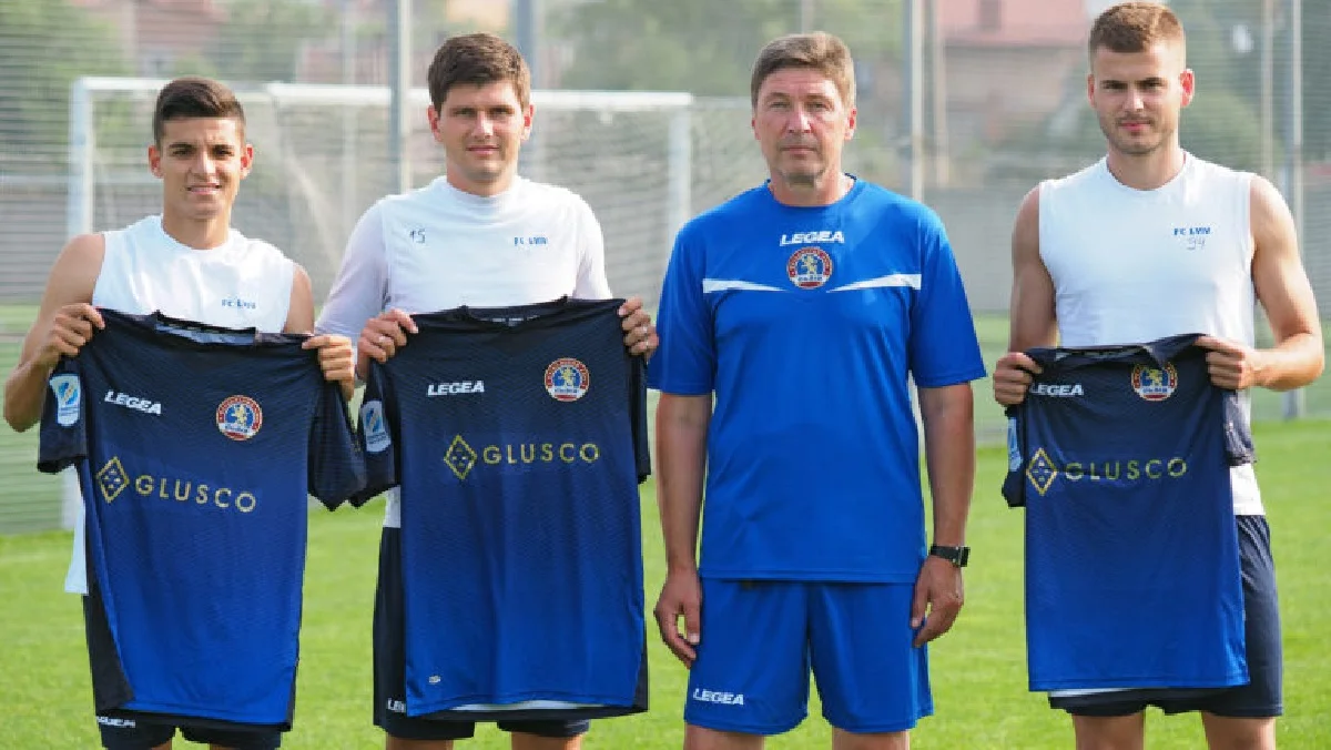 Араужо (крайний слева) / ФК Львов