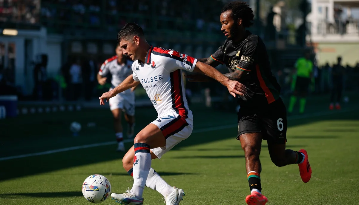 Руслан Малиновский и Джанлука Бузио / фото: Timothy Rogers/Getty Images