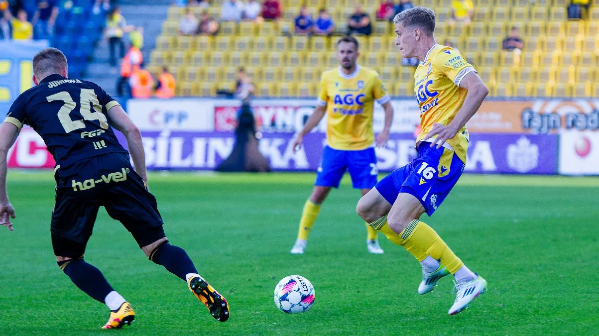 Єгор Цикало (праворуч) / ФК Тепліце