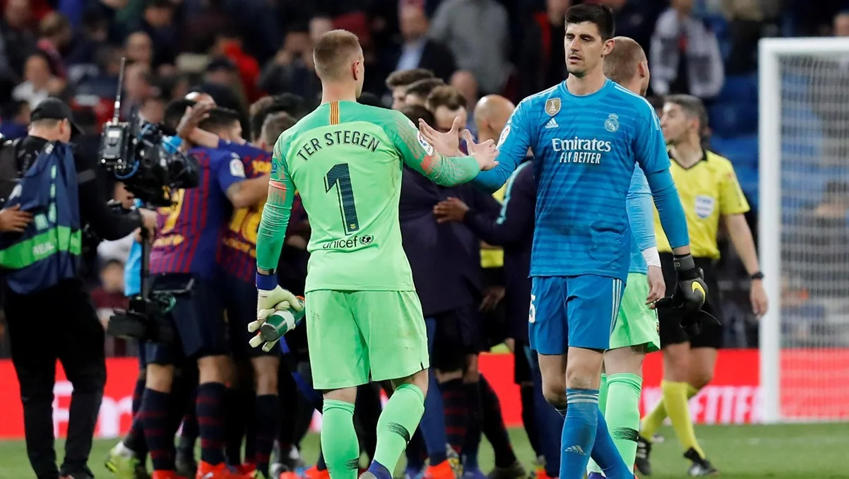 Тер Штеген и Куртуа / фото: Rodrigo Jimenez / EFE