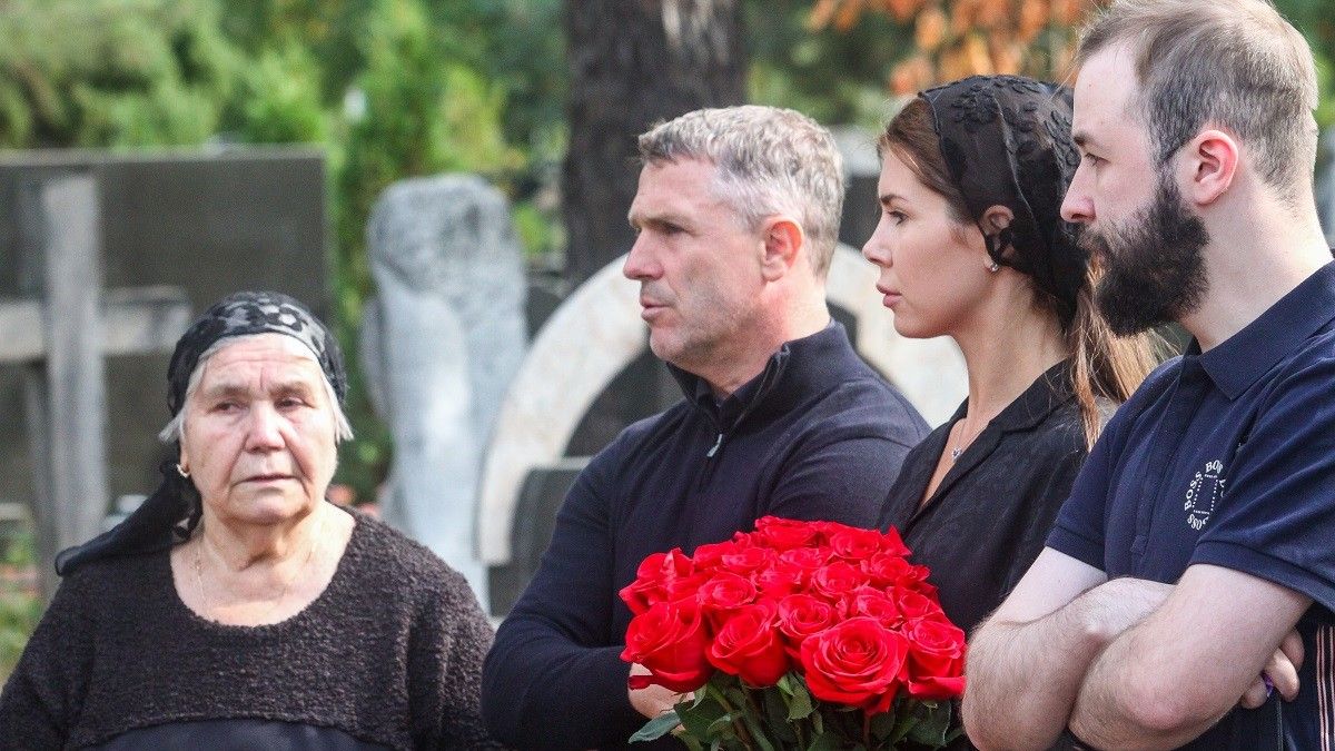 Сергей Ребров на похоронах своего отца / фото: ФК Динамо Киев