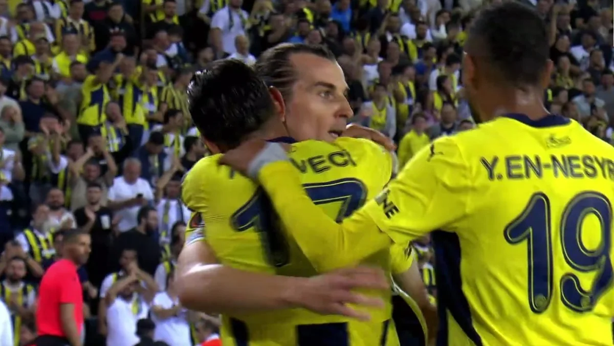 Игроки Фенербахче / скриншот