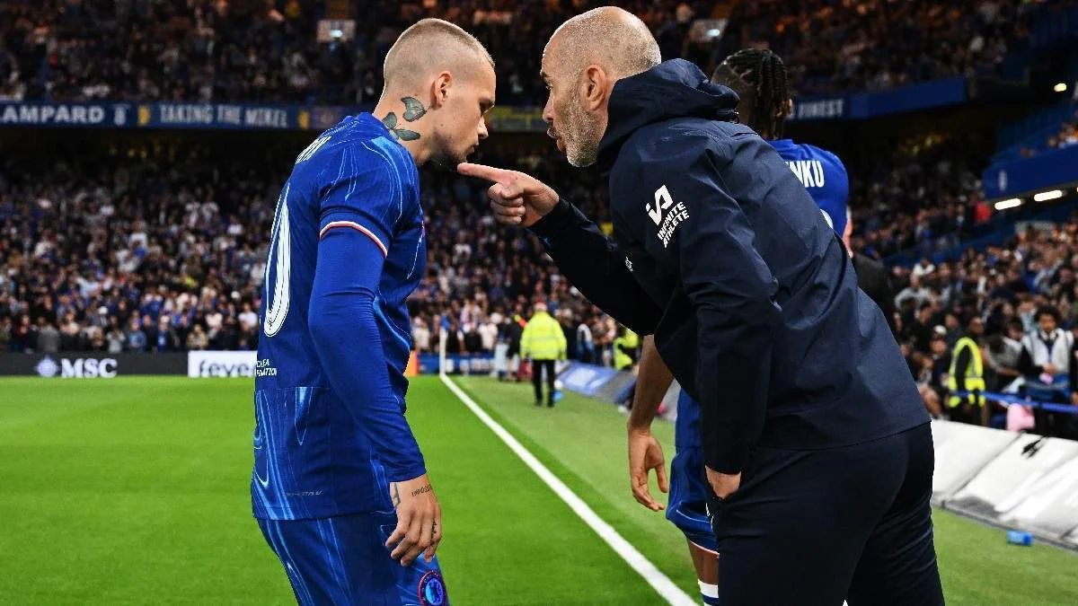 Михаил Мудрик и Энцо Мареска / Photo by Darren Walsh/Chelsea FC via Getty Images