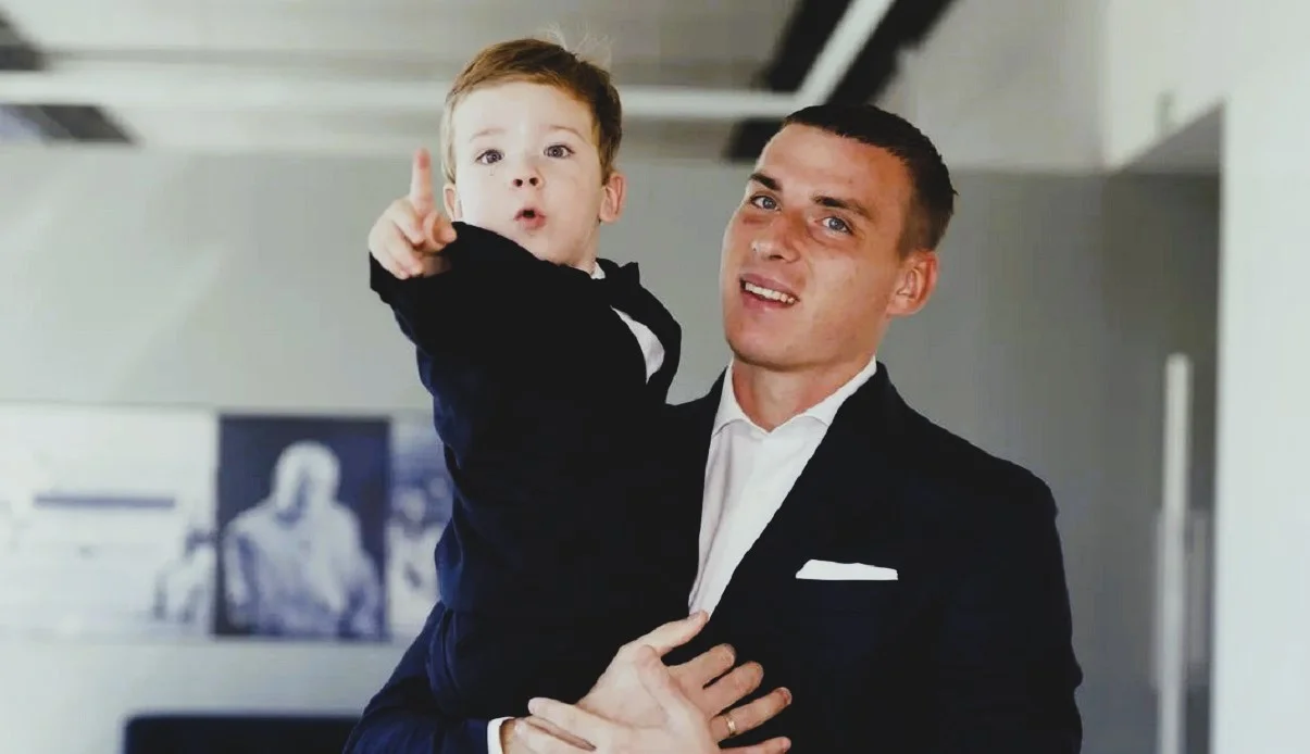 Андрій Лунін із головним уболівальником / Instagram