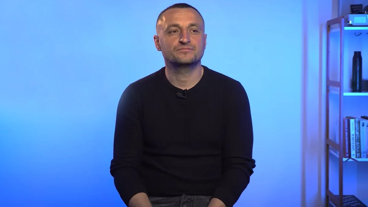 Михаил Кополовец / Стоп-кадр из видео