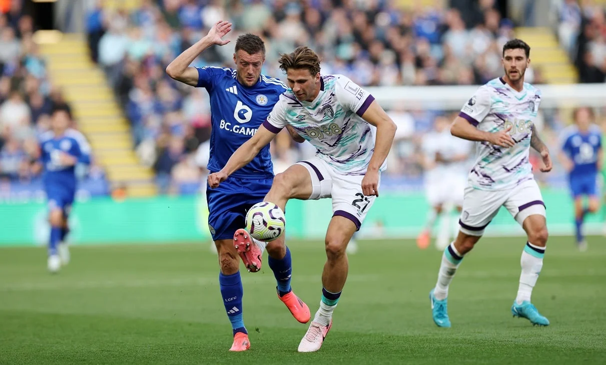 Илья Забарный в матче против Лестера / Plumb Images/Leicester City FC via Getty Images