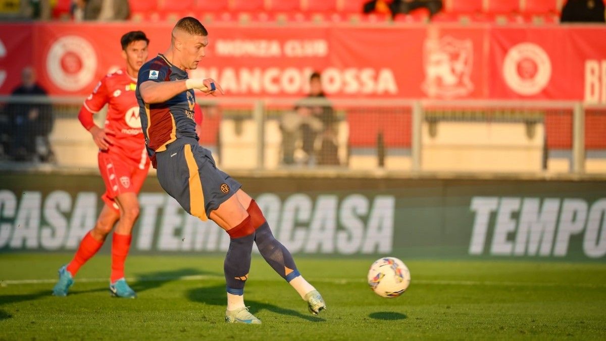 Артем Довбик / Photo by Fabio Rossi/AS Roma via Getty Images