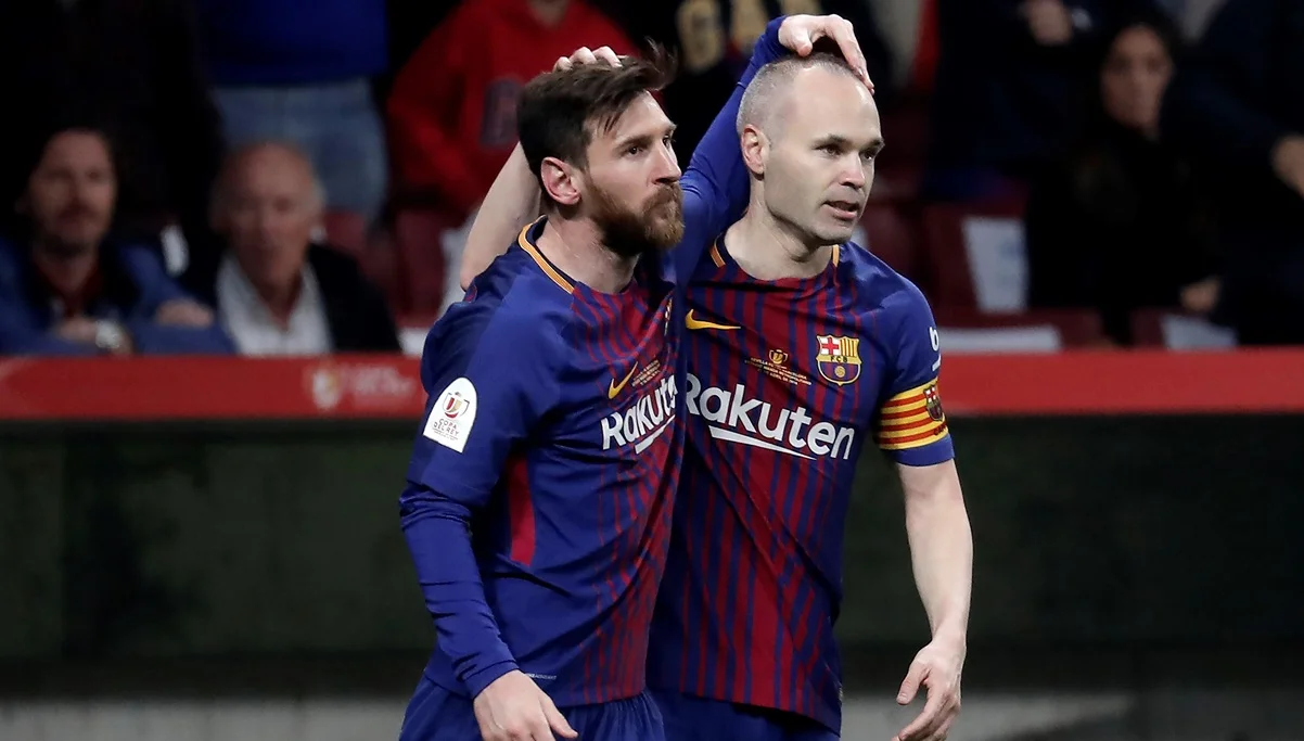 Лионель Месси и Андрес Иньеста / фото: Burak Akbulut/Anadolu Agency/Getty Images