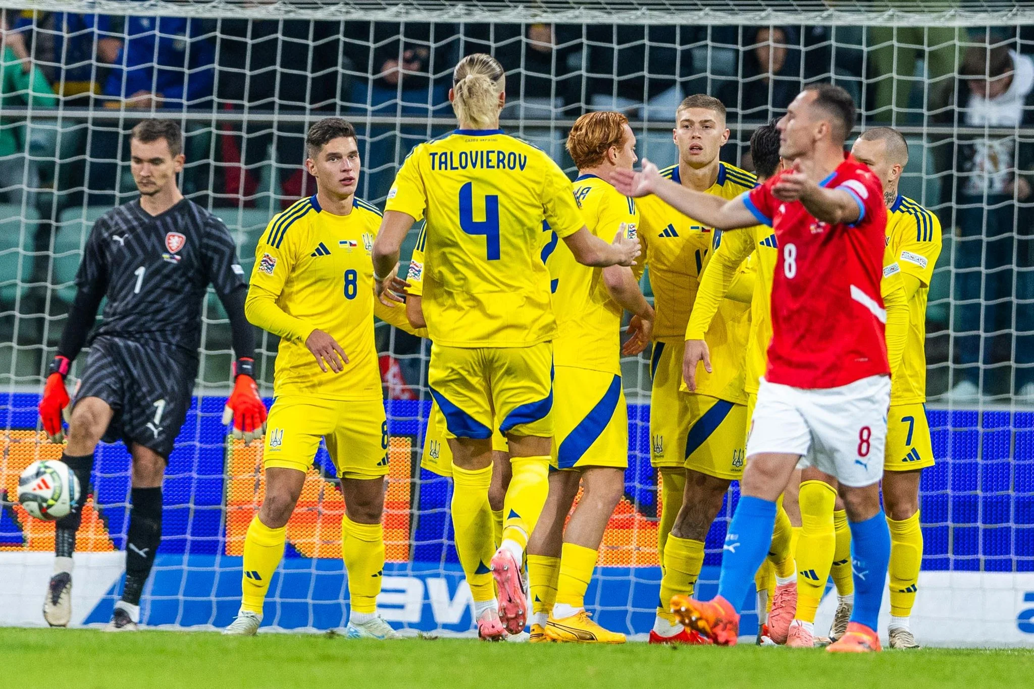 Україна не дотисла Чехію / Getty Images