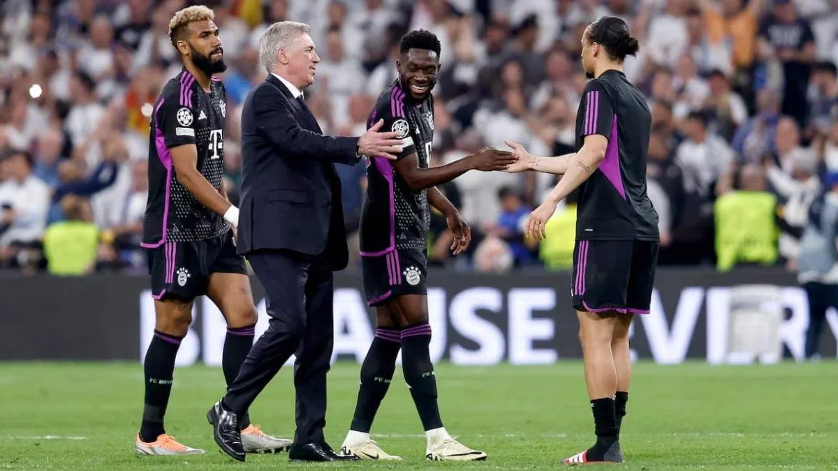 Карло Анчелотті з гравцями Баварії / JESUS ALVAREZ ORIHUELA/DiarioAS