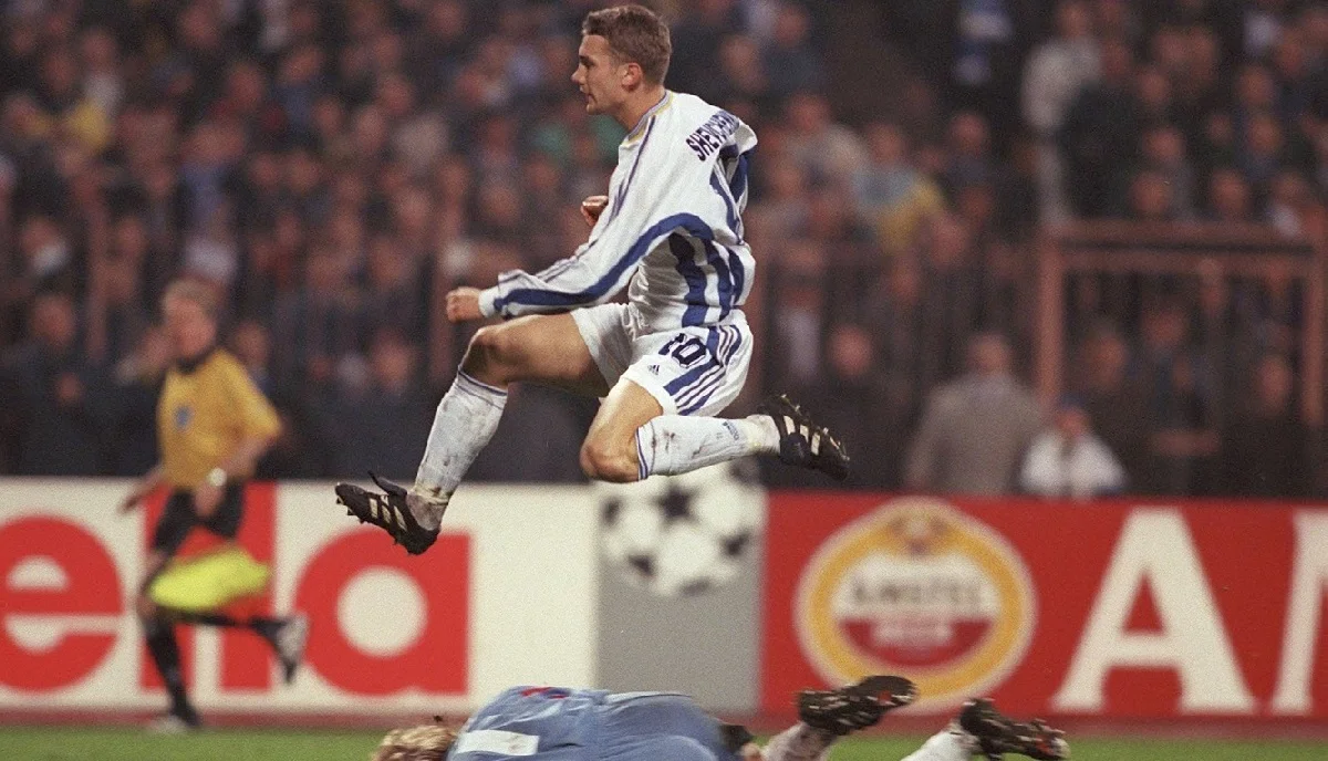 Андрей Шевченко в матче с Баварией / Getty Images