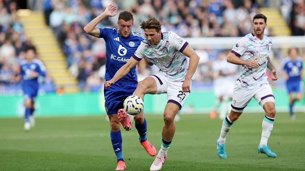 Варді проти Забарного / фото: Plumb Images/Leicester City FC via Getty Images