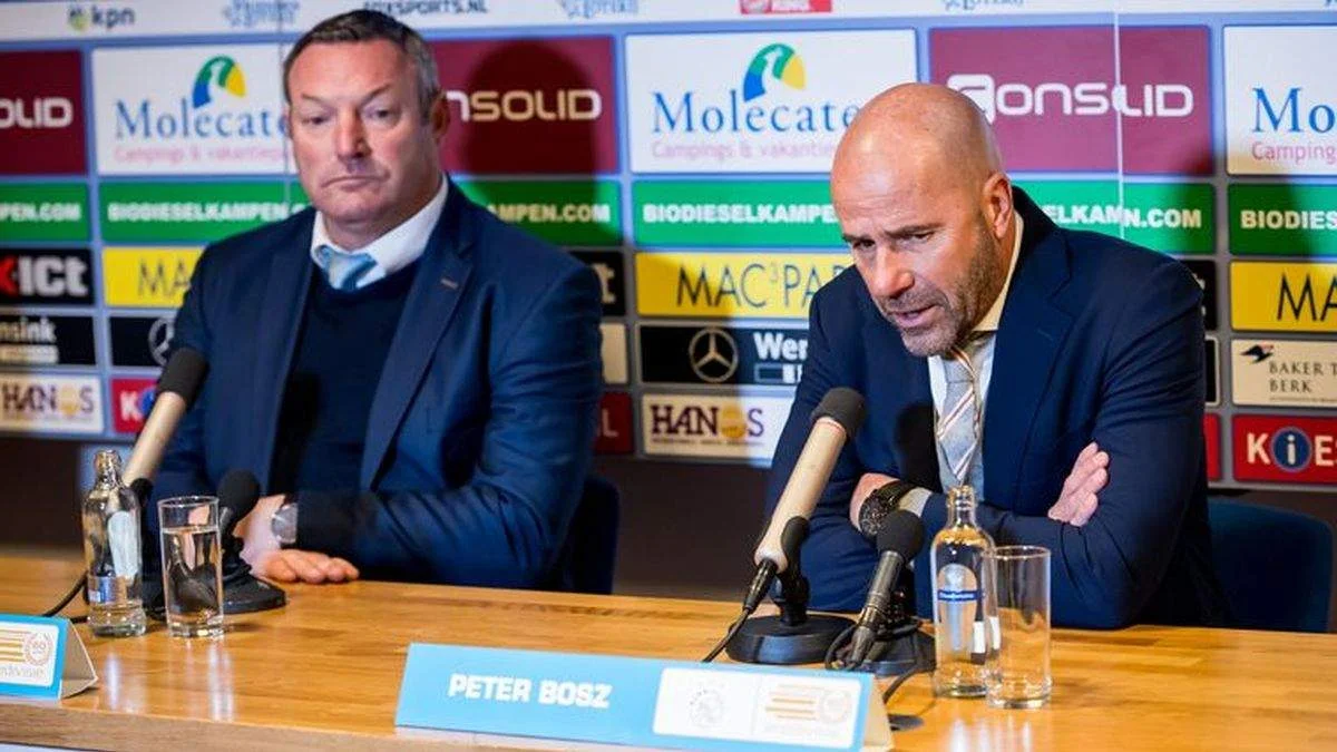 Петер Бос (праворуч) / Voetbal International