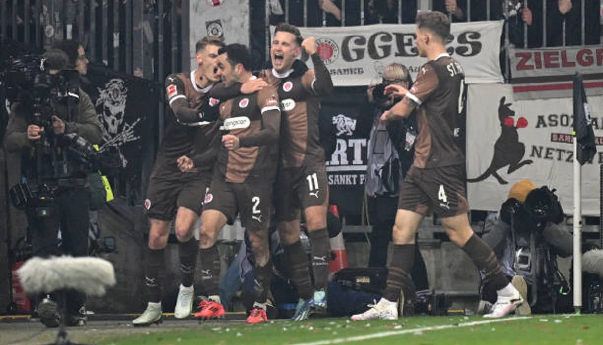 Санкт-Паулі / ФК Санкт-Паулі