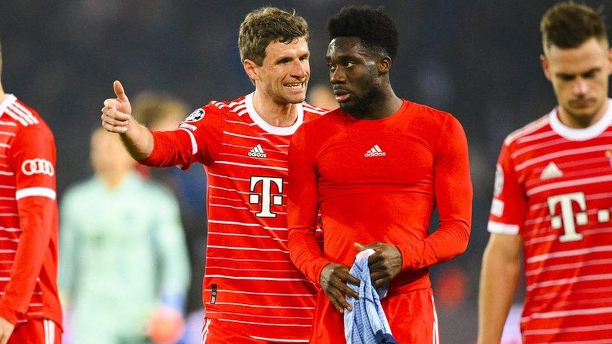 Томас Мюллер и Альфонсо Дэвис / Pro Shots