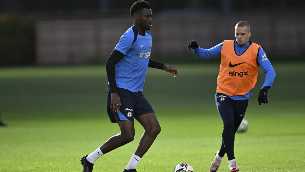 Бенуа Бадиашиль и Михаил Мудрик / Getty Images