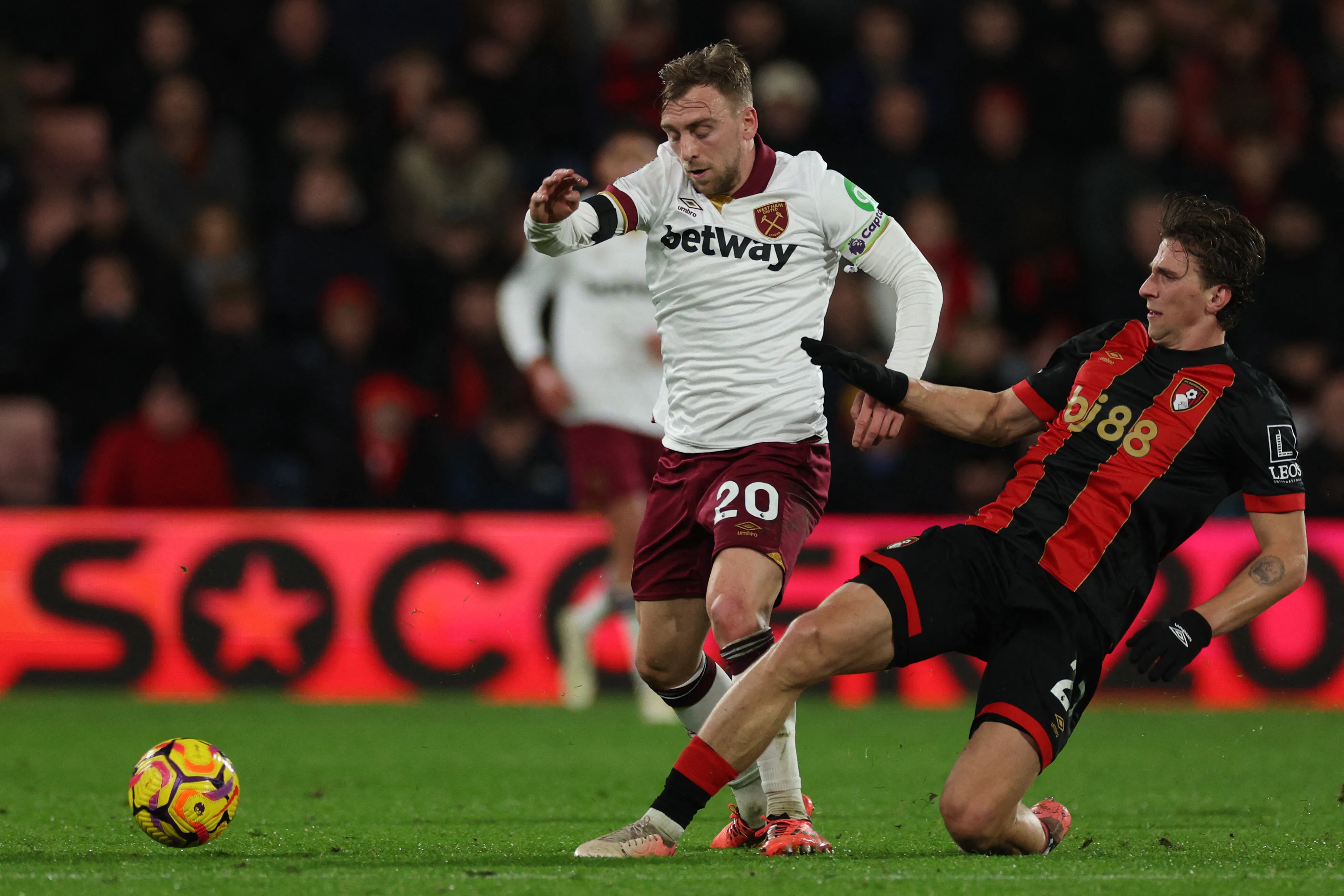 Борнмут – Вест Хем – 1:1 / ADRIAN DENNIS/AFP via Getty Images