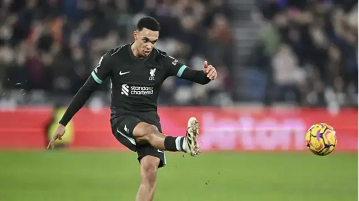 Трент Александер-Арнольд / фото: EFE