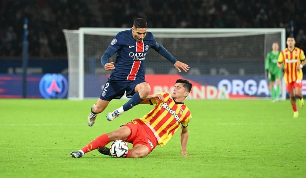 Хусанов зупиняє Хакімі / Фото F. Faugère/L'Équipe