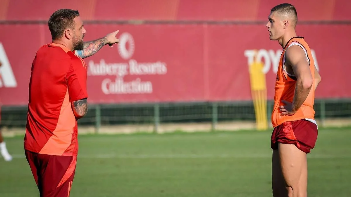 Де Россі та Довбик / Photo by Fabio Rossi/AS Roma via Getty Images