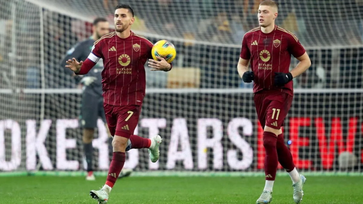 Лоренцо Пеллегрини и Артем Довбик / ANSA