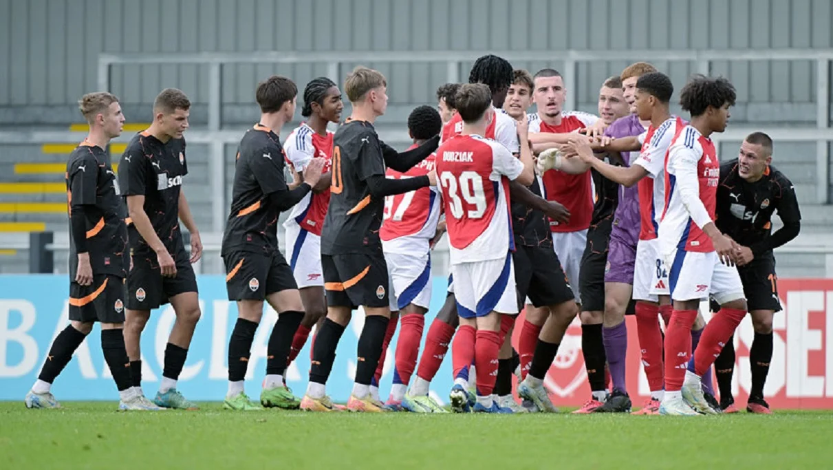 Хевен (найвищий) у матчі проти Шахтаря / Прес-служба "гірників"