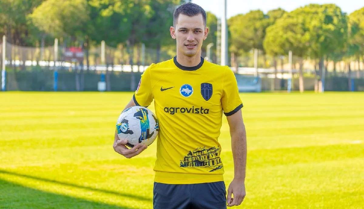 Владимир Шепелев (в центре) / ФК Александрия