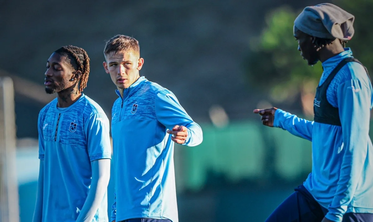 Cикан с партнерами по команде / ФК Трабзонспор