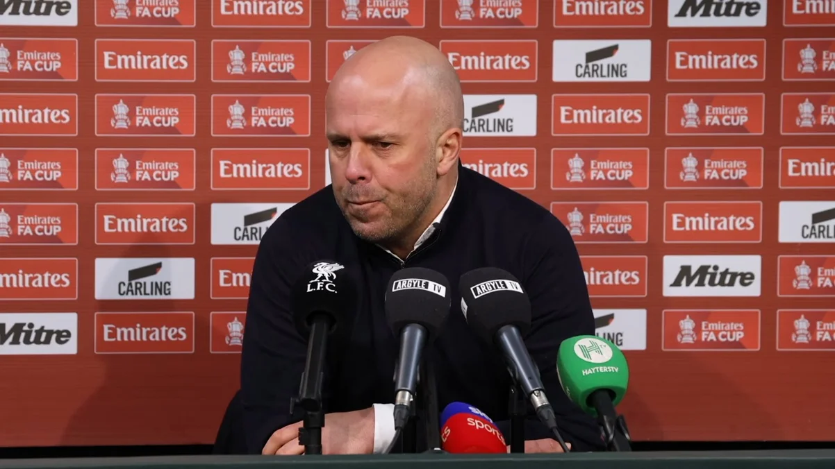 Арне Слот / скриншот с пресс-конференции