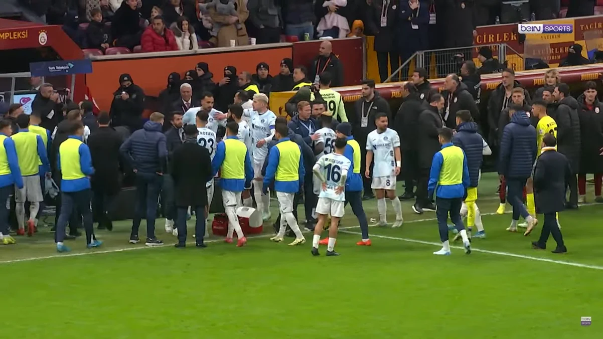 Галатасарай – Адана Демирспор / скриншот