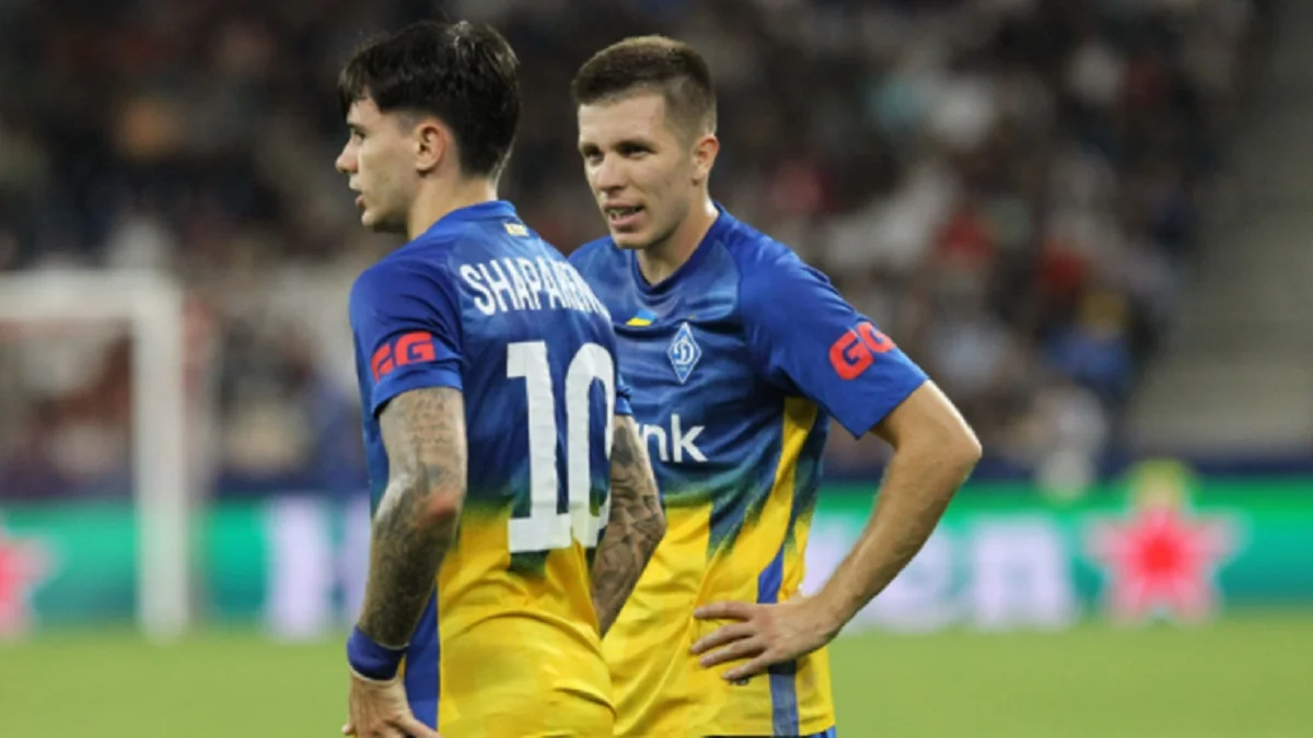 Александр Пихаленок (справа) / ФК Динамо