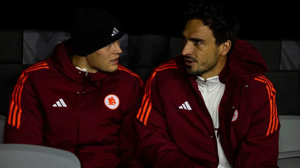 Довбик и Хуммельс / Photo by Michael Campanella/Getty Images