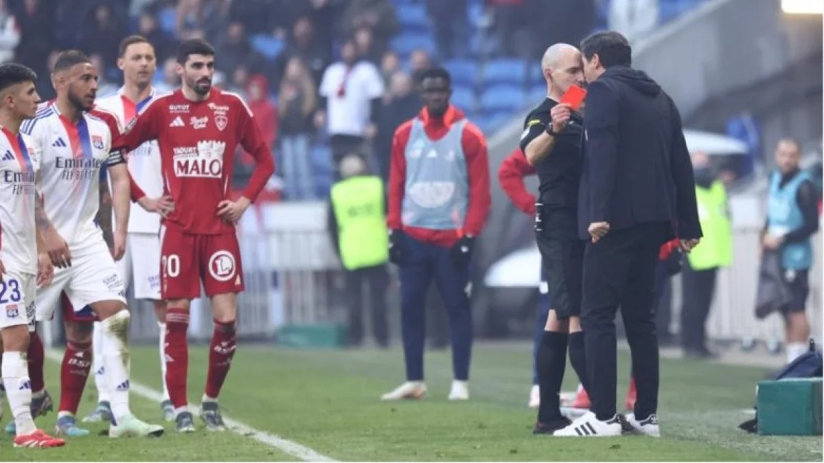 Конфлікт Паулу Фонсеки з арбітром / L'Equipe