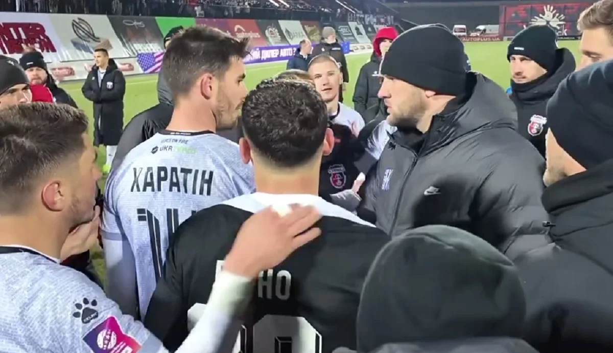 Харатін проти Поздєєва / Стоп-кадр з відео