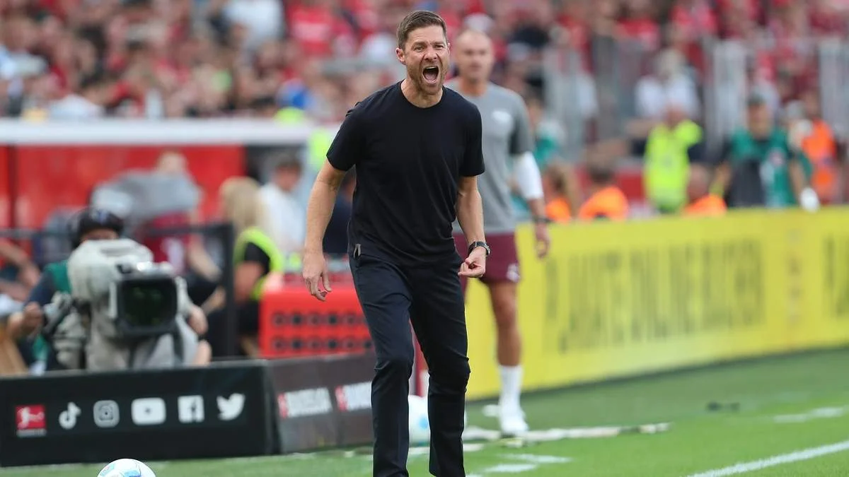 Хабі Алонсо / Photo by Oliver Kaelke/DeFodi via Getty Images