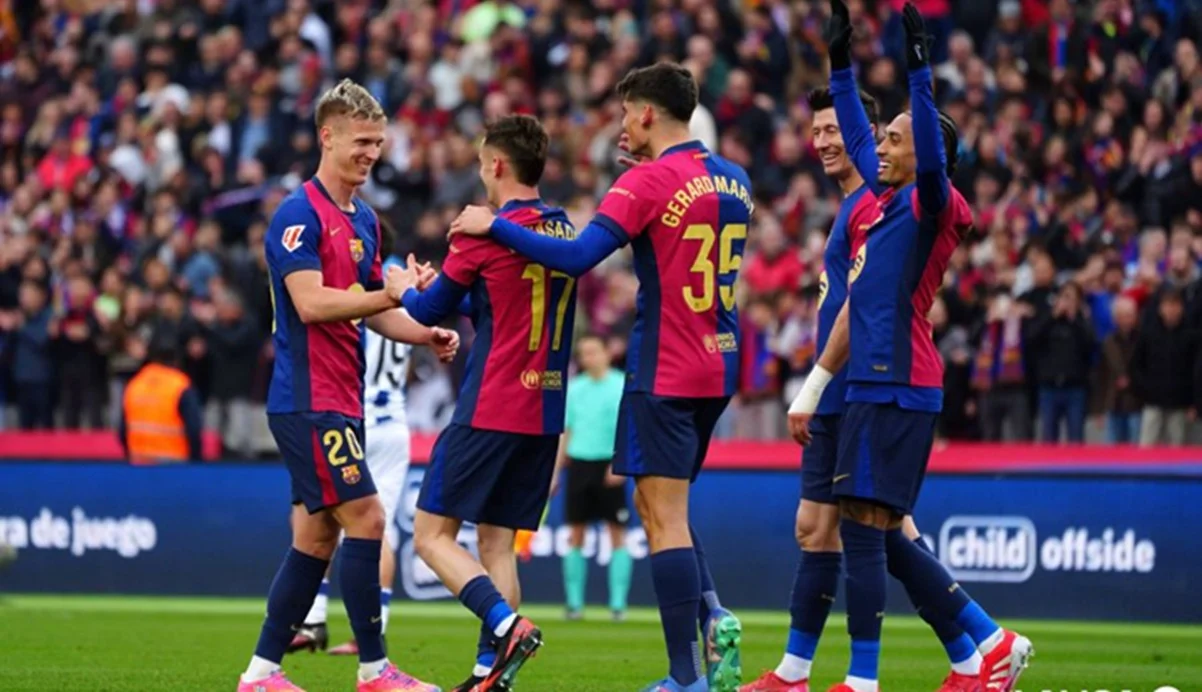 Рафинья с партнерами по "Кулесу" / фото: официальный сайт Ла Лиги