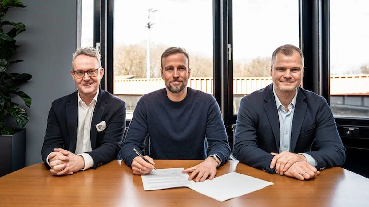 Себастьян Хёнесс (по центру) / официальный сайт Штутгарта