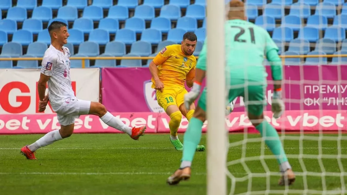 ЛНЗ – Лівий Берег / фото: ФК Лівий Берег