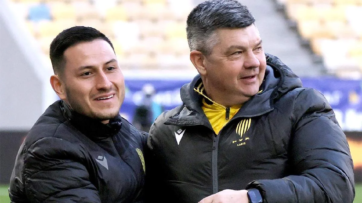 Виталий Пономарев (справа) / ФК Рух