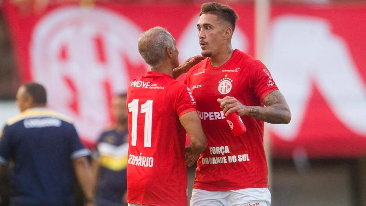 Ромарио и Ромариньо / фото: DANIEL RAMALHO/AFP via Getty Images